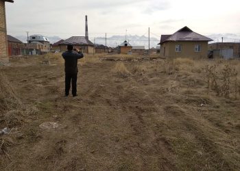 Сатып алган жерибизди бербей жатат. Юрист жооп берет