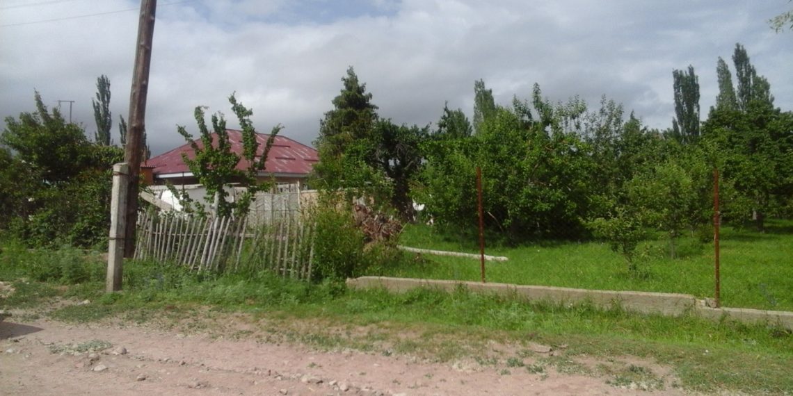 Чоң атам берген үйдү эжемден кантип алсам? Юрист жооп берет