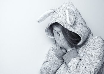 Жубайым "ооруду" деп ыйлай берет