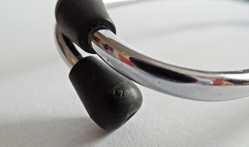 Жумурткаларымдын кан тамыры кеңейип кетти. Эмне кылсам болот?