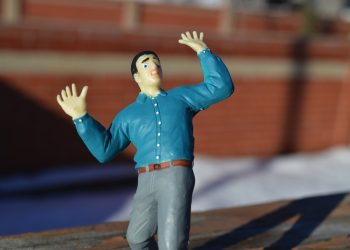 Күйөөмдү сотко бергим келет