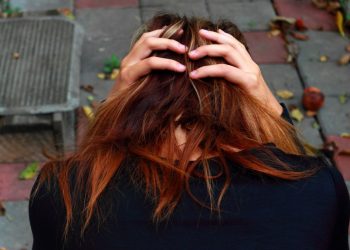 Оорумдун айынан жолдошум менен көп урушам. Гинеколог жооп берет