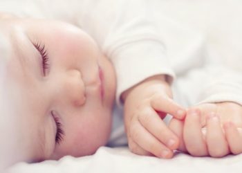 Кызымдын фамилиясы уулу болуп жазылып калган. Кантип оңдосо болот?