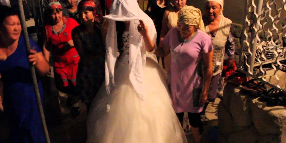 Кембагалдын кызы деп чанган келинимен кечирим сурайм