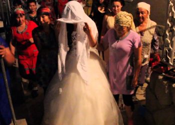 Кембагалдын кызы деп чанган келинимен кечирим сурайм