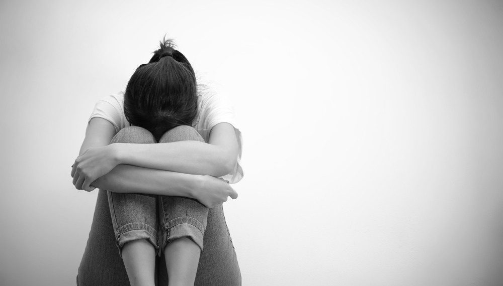 Атамдын каалоосу менен турмушка чыгып ажыраштым. Мага кеңеш керек