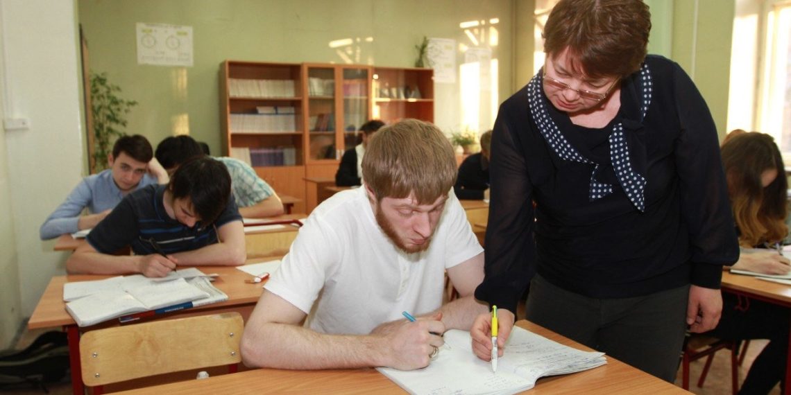 27 жаштагы жигит кечки мектепте окуй алабы? Адис жооп берет