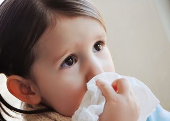 Баламдын мурду агып жатат. Эмне кылсам болот?