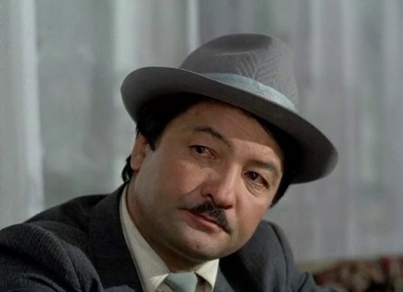 Тууганым чоң сүйлөйт