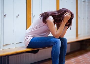 19 жаштагы кызыма "полип матки" деген диагноз койду. Эми эмне кылам?