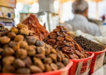 Фитр садаканы тууганыңа берсең болобу?