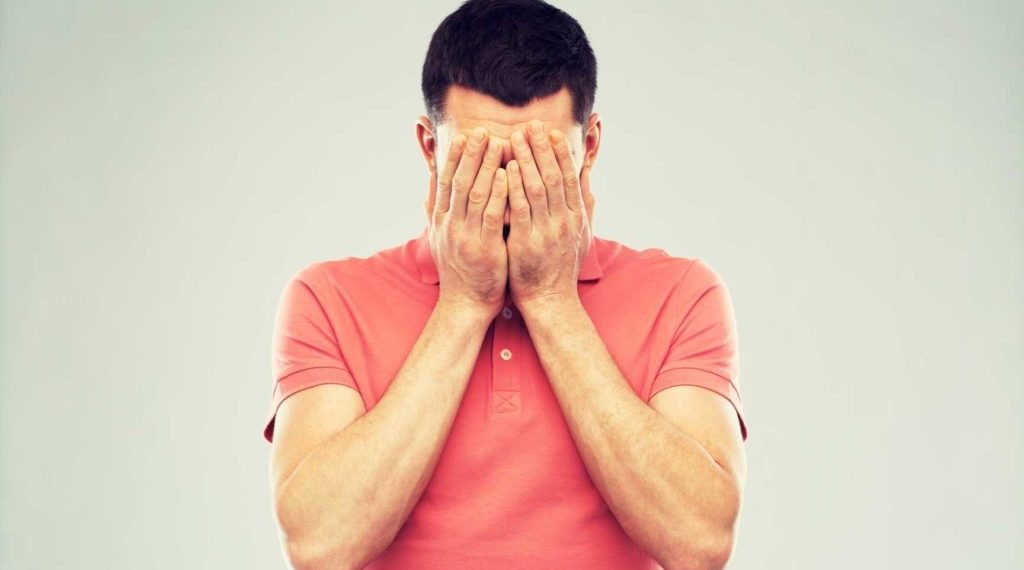 Денемден жагымсыз жыт чыгат. Адис жооп берет