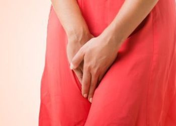 Төрөттөн кийин жыныс кынын кичирейтип тиктирсе болобу? Гинеколог жооп берет