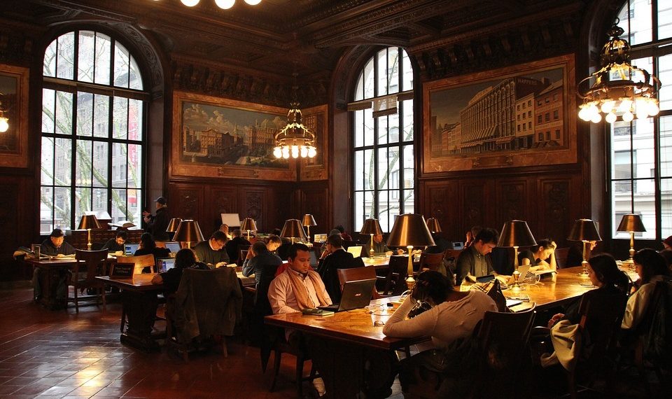 Ар кайсы кесиптин ээси китепканачы боло алабы? Адис жооп берет