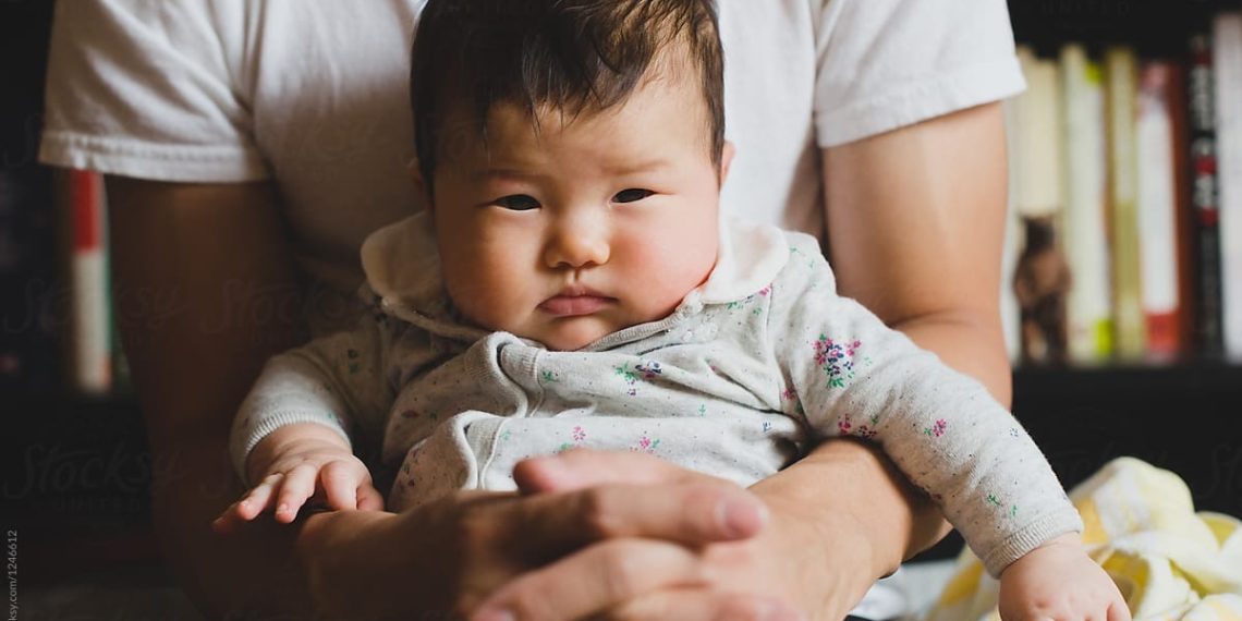 Кош бойлуу кезде бала эмизсе болобу? Маммолог жооп берет