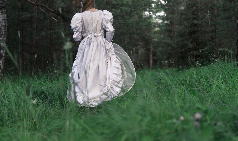 Өзүмдөн 13 жаш улуу адамга турмушка чыксам жашап кете аламбы?