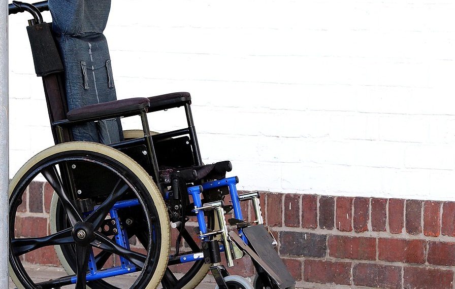 49 жаштагы майып баласы бар ата-эне "жеке ассистент" кызматын пайдалана алабы?