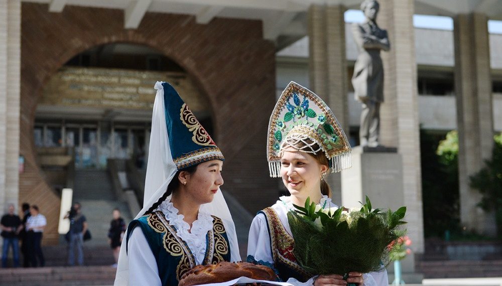 Абитуриентке: Кыргыз-орус славян университетинин колледжи