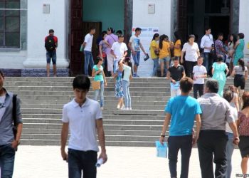 Колледжди бүткөндөр университетке тапшыра алабы?