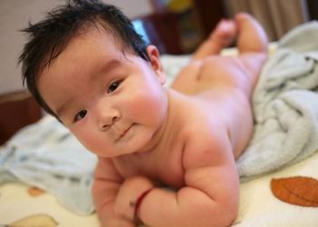 Ар бир ата-эне билүүгө милдеттүү: кичинекей баланын калыптануусунун 3 этабы