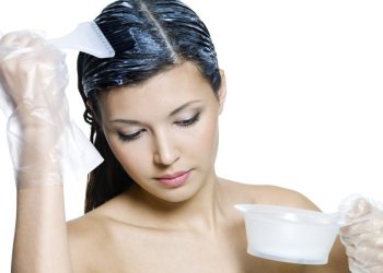 Кош бойлуу кезде чач боёсо болобу? Гинеколог жооп берет