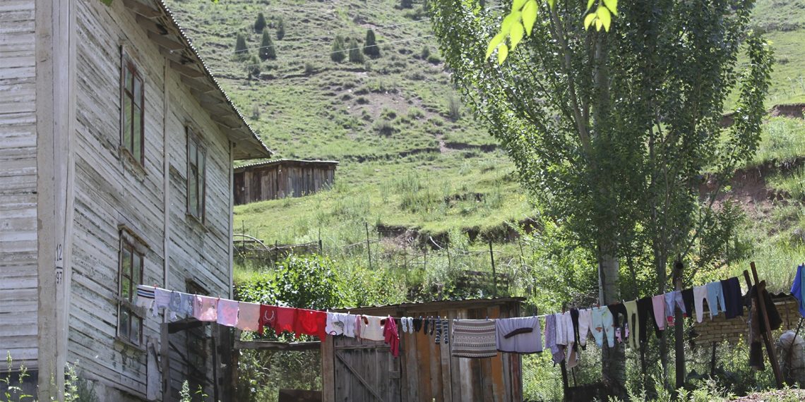 Кайын атам алып берген үйдү жолдошум тартып ала алабы? Адвокат жооп берет