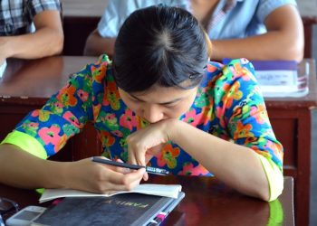 Атамдын айынан мектепке барбайм