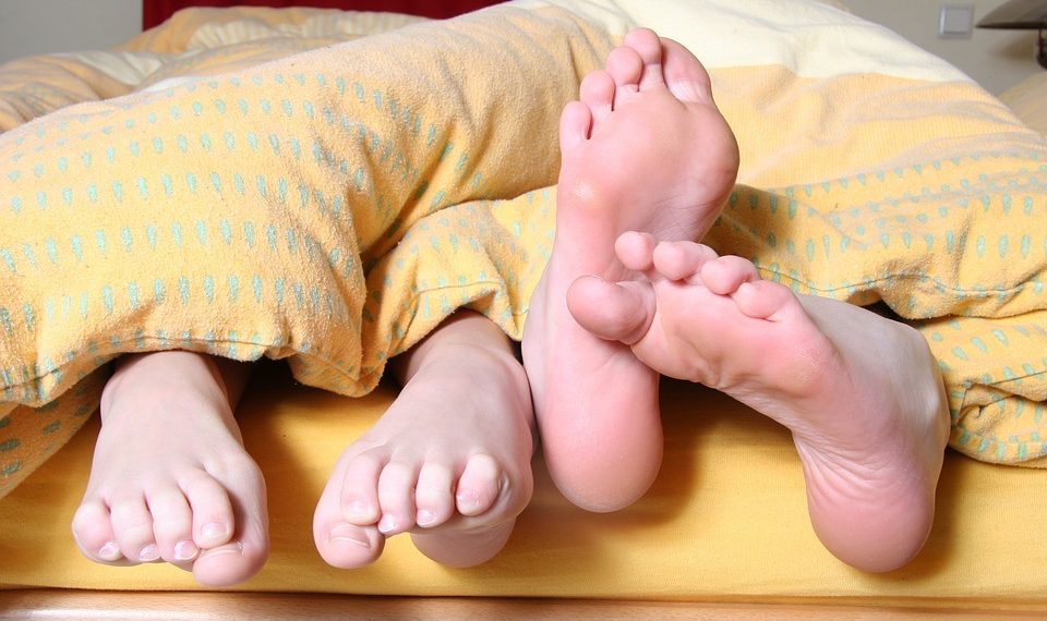 Жыныстык катнаш учурунда аялымды тиштейм. Бул нормалдуубу?