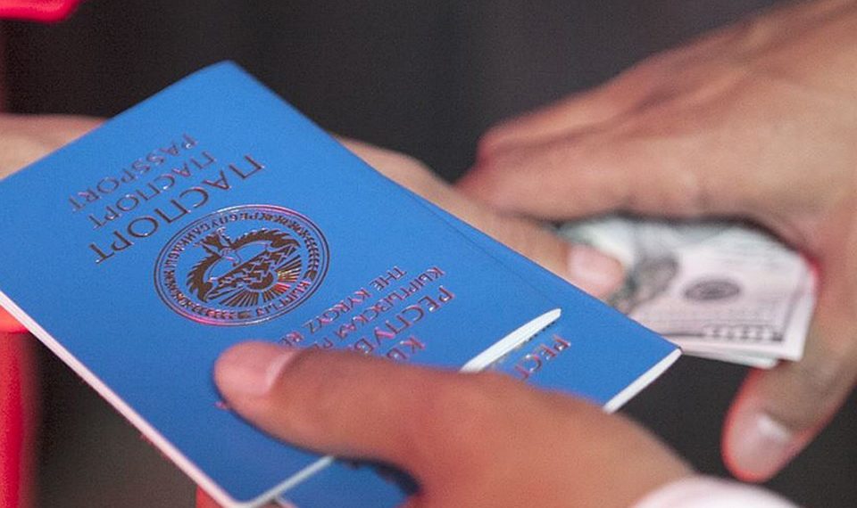 6 жылдан бери паспорту жок жүрөт