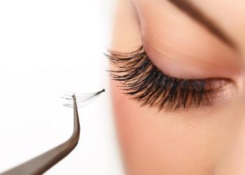 Кирпигин өстүргөн кыздар орозо кармаса болобу? Теолог жооп берет