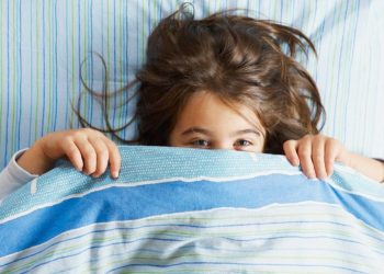 Сиңдим 14 жашта. Дагы деле сийип коет. Психолог энурезди даарылайбы?