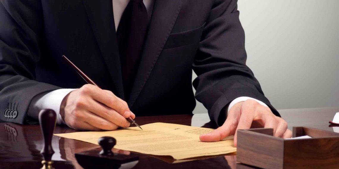 Депутатка жардамчы болуп иштегим келет. Кимге кайрылсам болот?