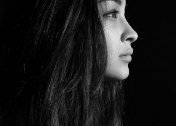 Көзүмдүн челкабында аба пайда болуп калды