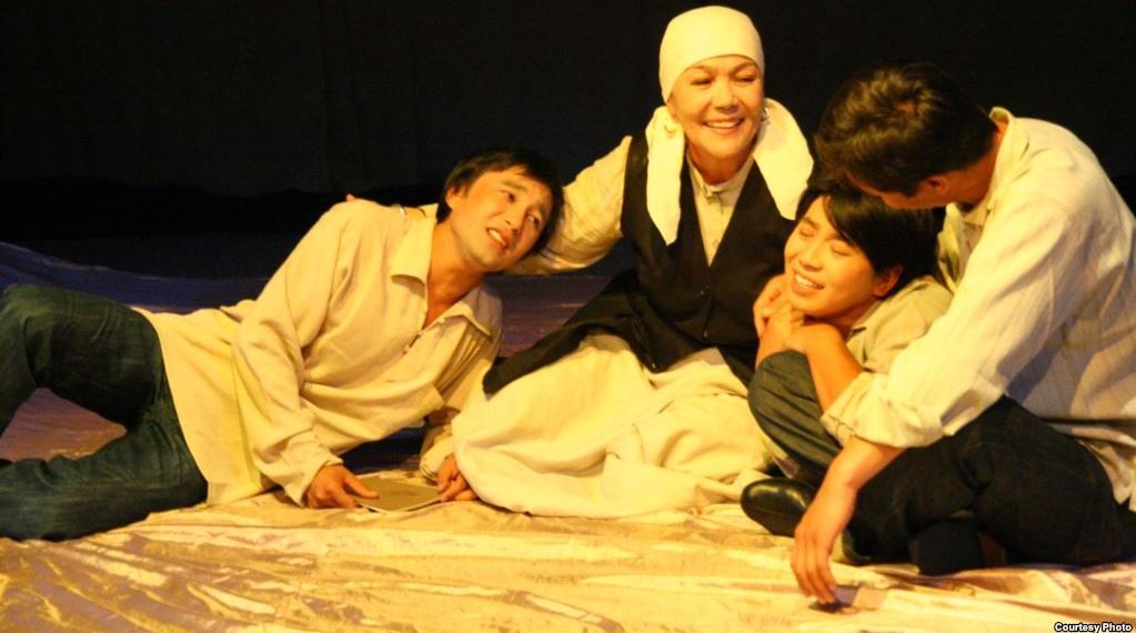 Актёр болгум келет