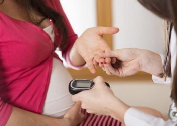 Кош бойлуу аялдын гемоглобини канча болуш керек? Гинеколог жооп берет