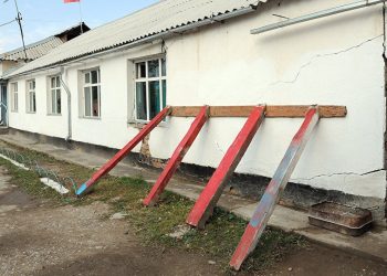 Мектеп ремонтуна жылына 300 сом төлөйбүз. Бул мыйзамдуубу?