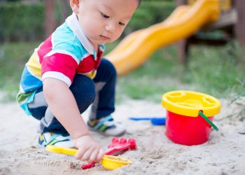 Баламдын тамагы тез-тез эле ооруй берет. Эмне кылса болот? Педиатр жооп берет