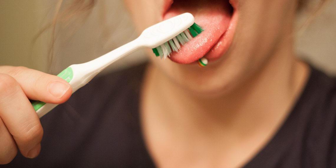 Эмнеге эртең мененкисин ооз жагымсыз жыттанат?