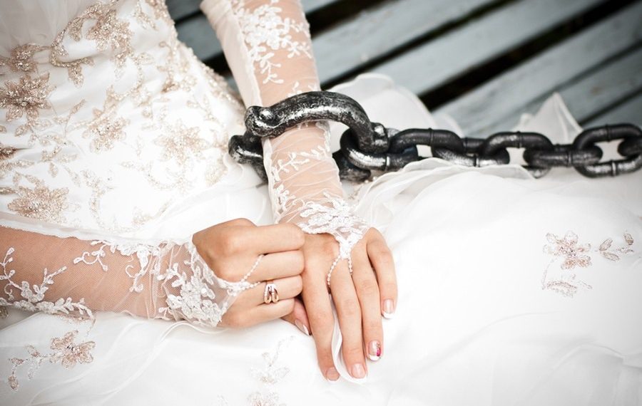 Өгөй атам 15 жашымда күйөөгө сатты