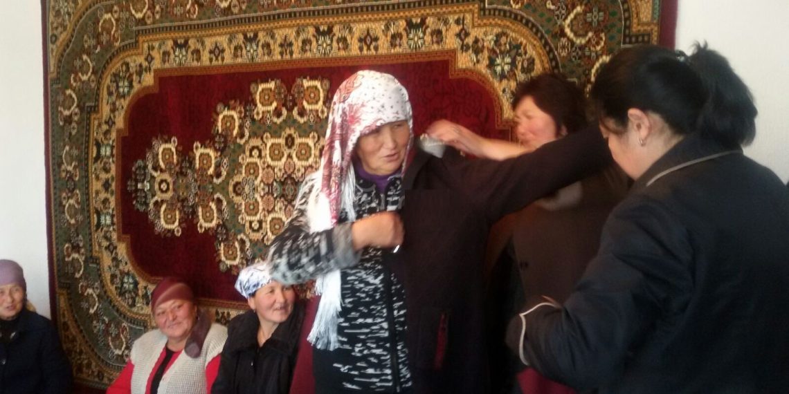 Кайын эжеме жоолук берсем