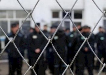 Түрмөдөн чыккандар кантип паспорт алса болот? Эксперт жооп берет