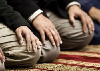 Намазды кантип толуктоо керек?