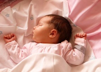 Баламдын эмгеги кичинекей