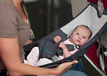 Канча айынан тартып бала менен учакка отурууга уруксат берилет?