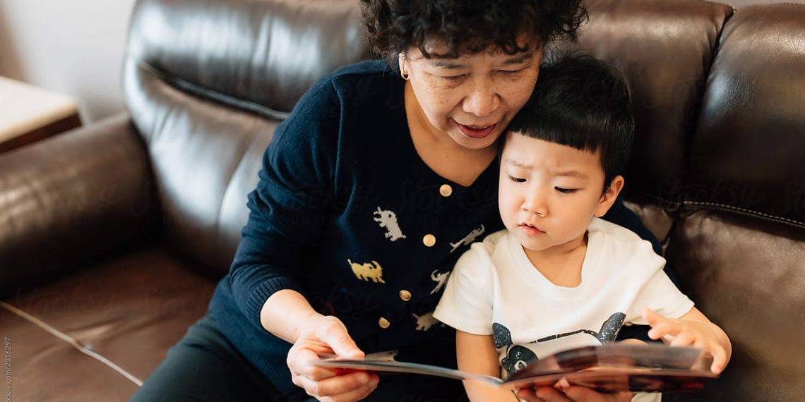 Сиңдим баласын албай жүрөт. Эмне кылышым керек? Психолог кеңеш берет