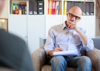 Эркек психологго баргандан тартынам