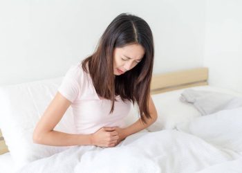 Төрөттөн кийин ичти тазалатуу зыян эмеспи? Гинеколог жооп берет