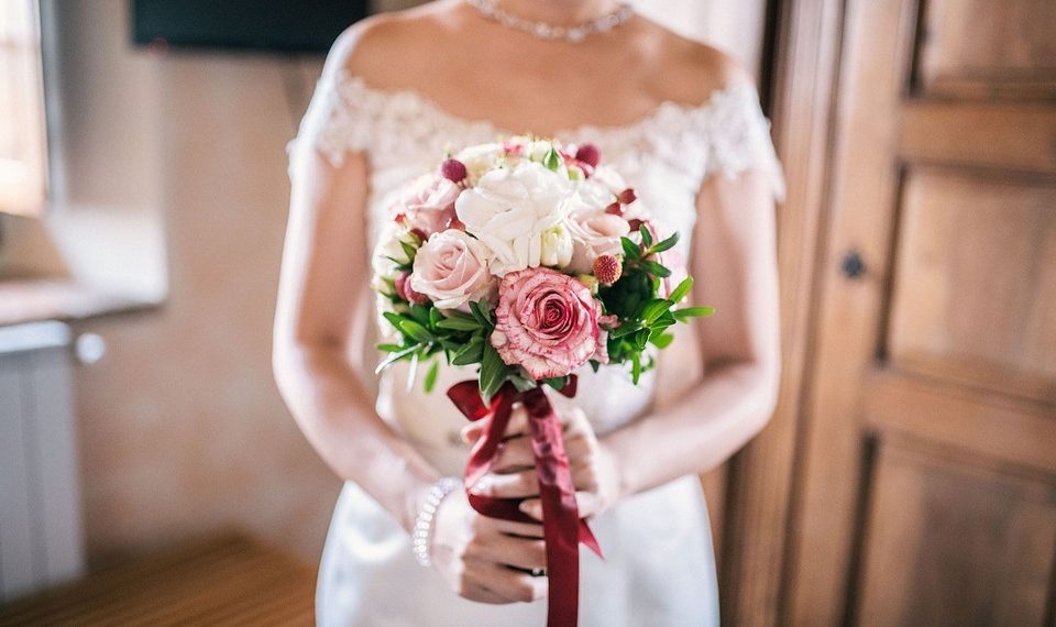 Таенемдин байкесинин кызына үйлөнсөм болобу?