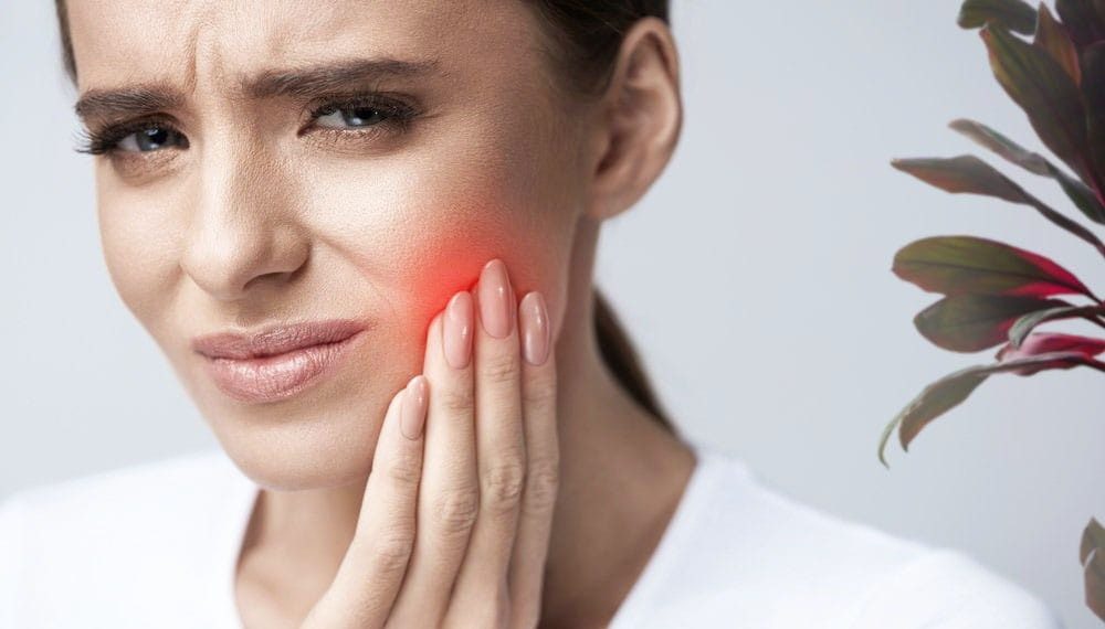 Биринчи жардам: Тиш ооруганда эмне кылуу керек?