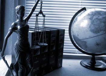 Атамдын үйүн мурунку аялы талаша алабы? Юрист жооп берет